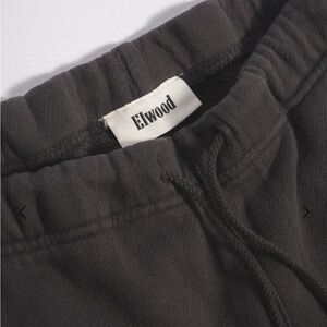 Elwood black core sweatpants